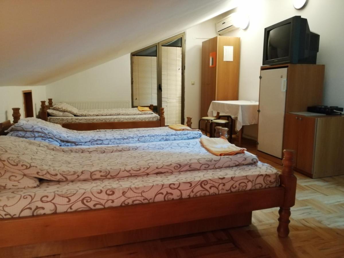 Pansion Velickovic Apartment